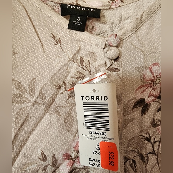 Torrid White Floral Cold Shoulder Top - Picture 2 of 4